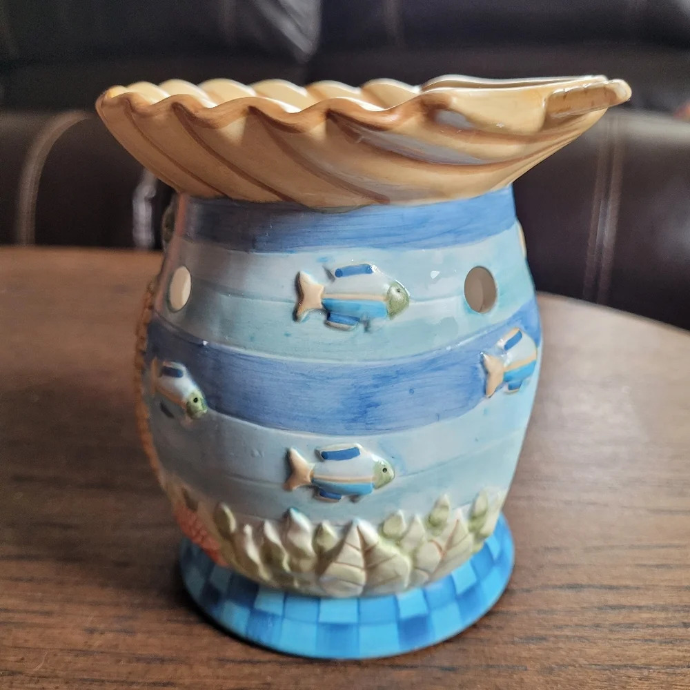 Yankee Candle Ocean Themed Ceramic Tart Candle Wax Burner Teresa Kogurt - Picture 2 of 8